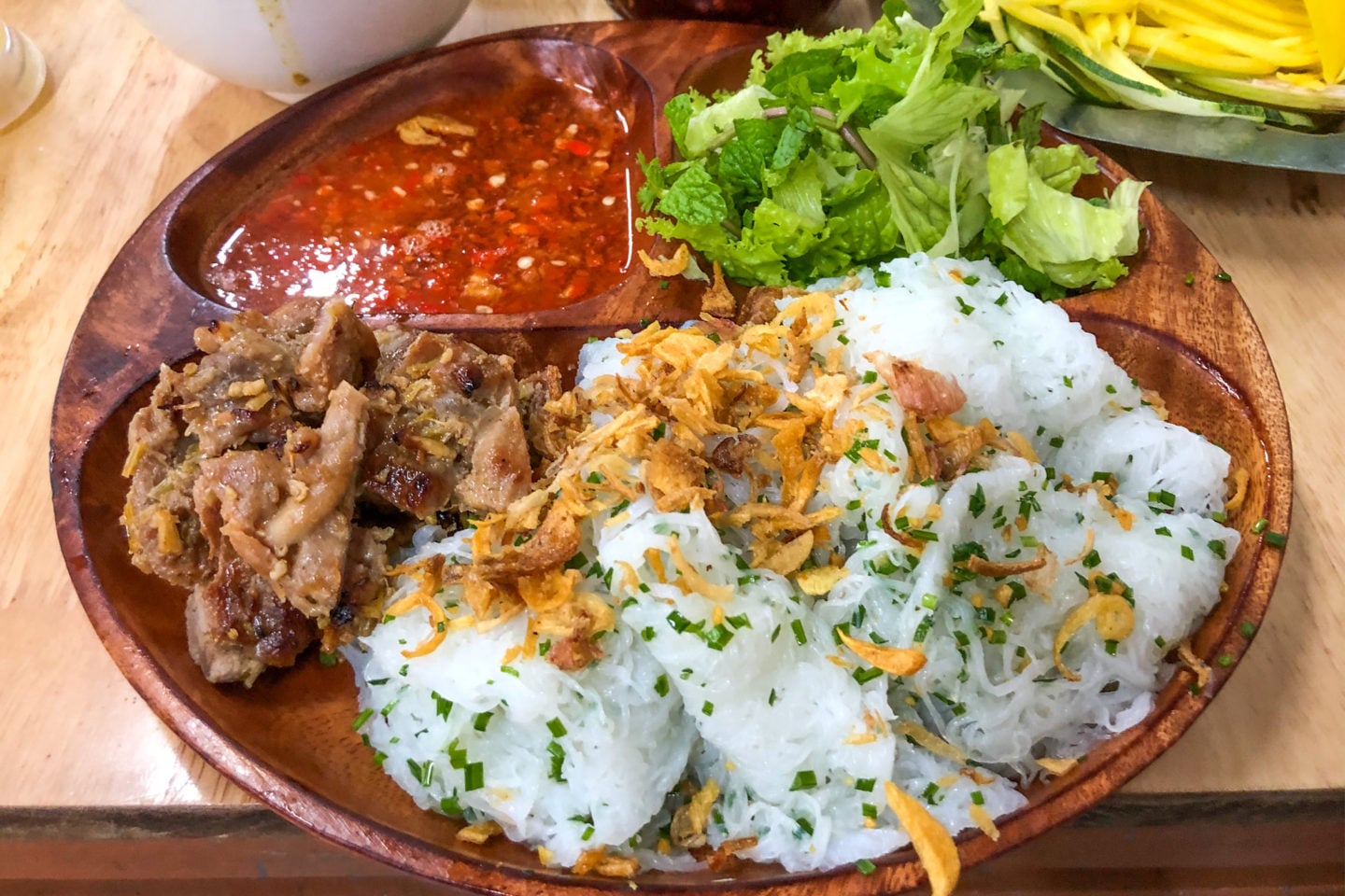 What to eat in Vietnam Banh Khot