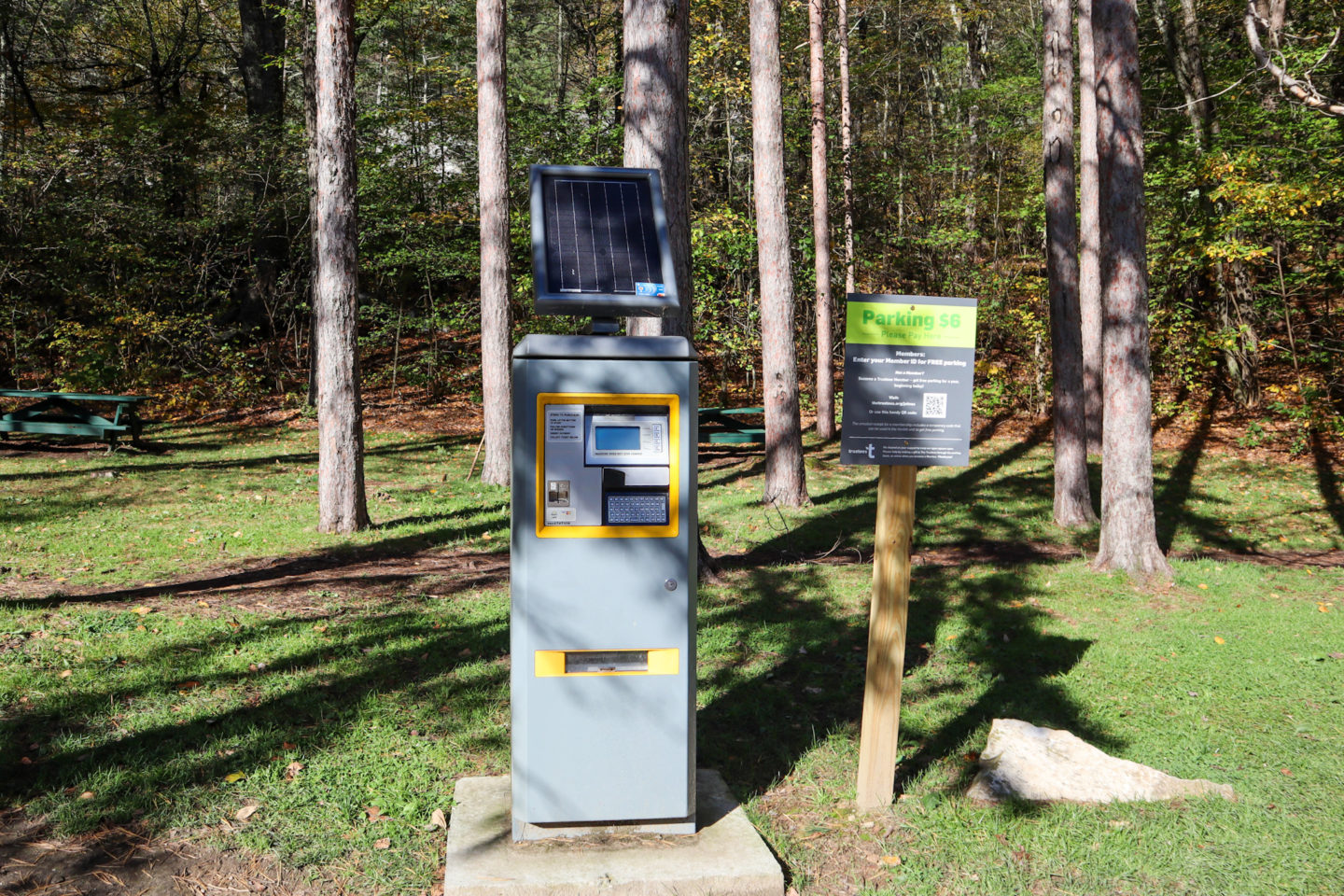 Monument Mountain Parking